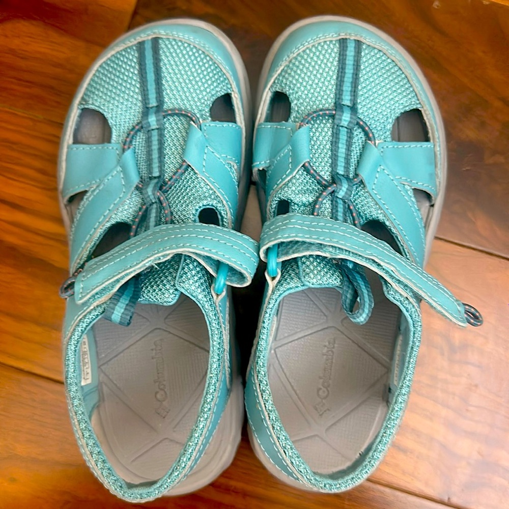 Almost New Columbia Youth Blue Sandals - Size 2